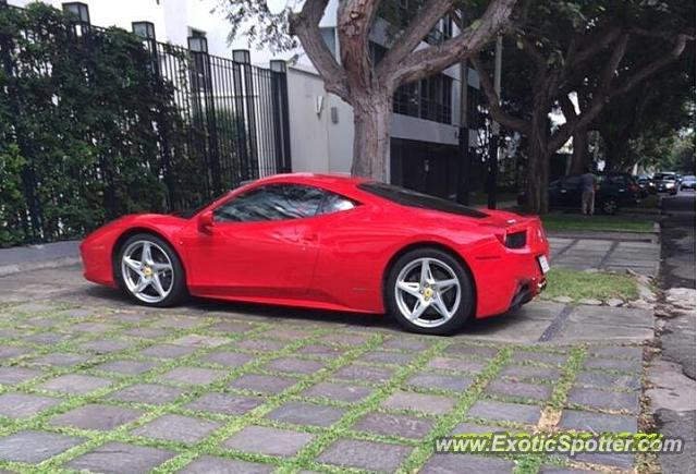 Ferrari 458 Italia spotted in Lima, Peru