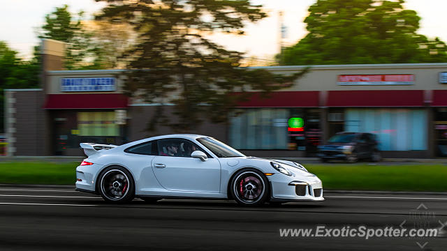 Porsche 911 GT3 spotted in Birmingham, Michigan