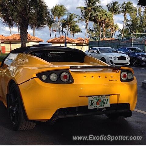 Tesla Roadster spotted in Fort Lauderdale, Florida