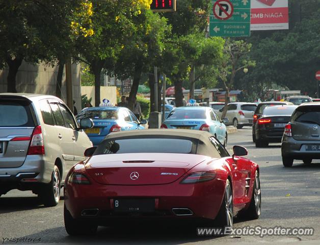 Mercedes SLS AMG spotted in Jakarta, Indonesia