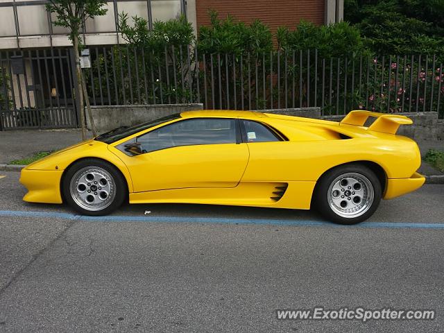 Lamborghini Diablo spotted in Bergamo, Italy