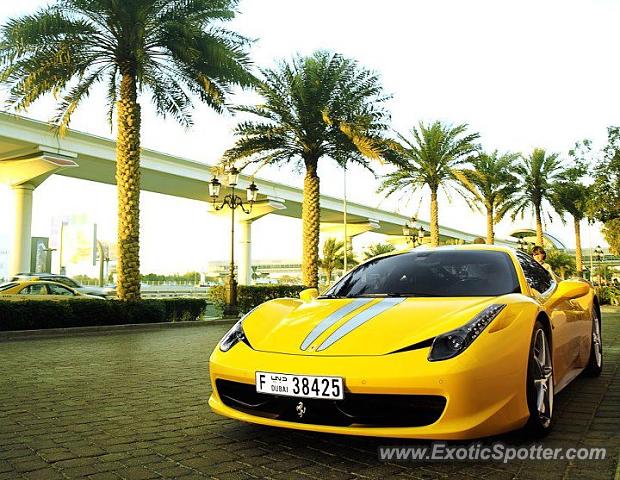 Ferrari 458 Italia spotted in Dubai mall, United Arab Emirates