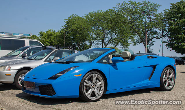 Lamborghini Gallardo spotted in Milwaukee, Wisconsin