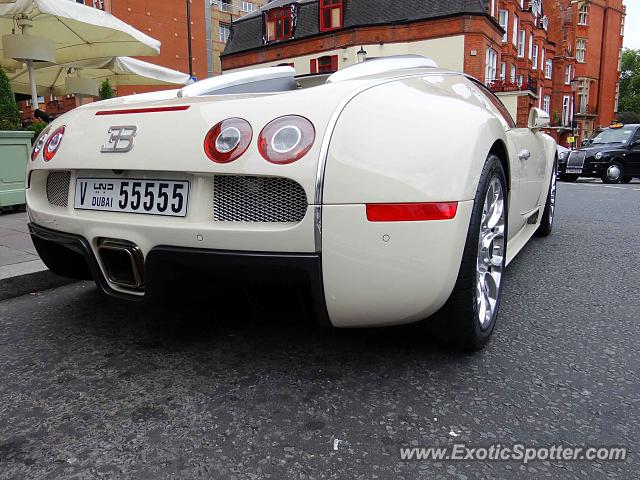 Bugatti Veyron spotted in London, United Kingdom