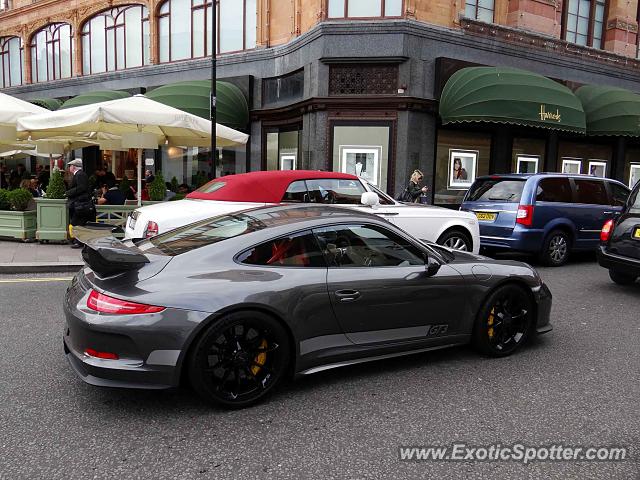 Porsche 911 GT3 spotted in London, United Kingdom