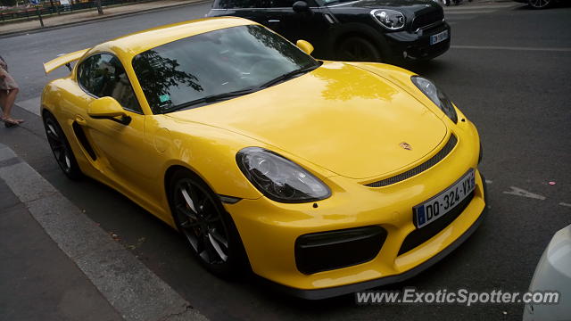 Porsche 911 GT3 spotted in Paris, France