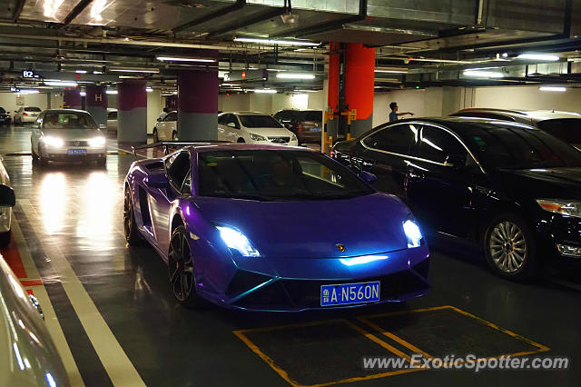 Lamborghini Gallardo spotted in Jinan, China