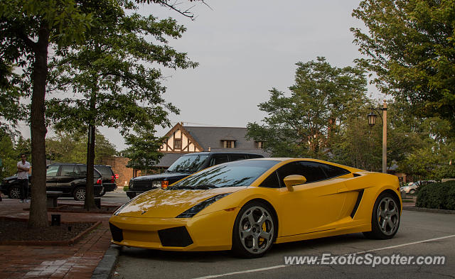 Lamborghini Gallardo spotted in Lake Forest, Illinois