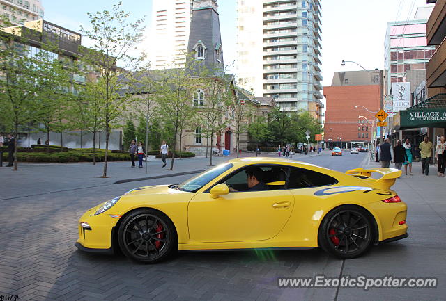 Porsche 911 GT3 spotted in Toronto, Canada