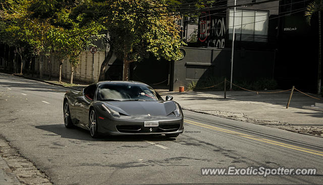 Ferrari 458 Italia spotted in São Paulo, Brazil