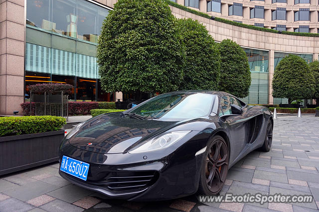 Mclaren MP4-12C spotted in Hangzhou, China