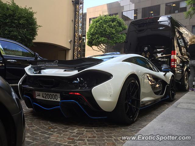 Mclaren P1 spotted in Beverly Hills, California