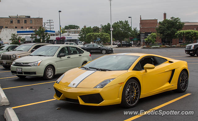 Lamborghini Gallardo spotted in Winnetka, Illinois