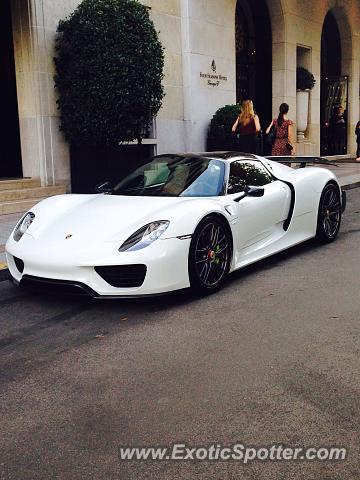 Porsche 918 Spyder spotted in Paris, France