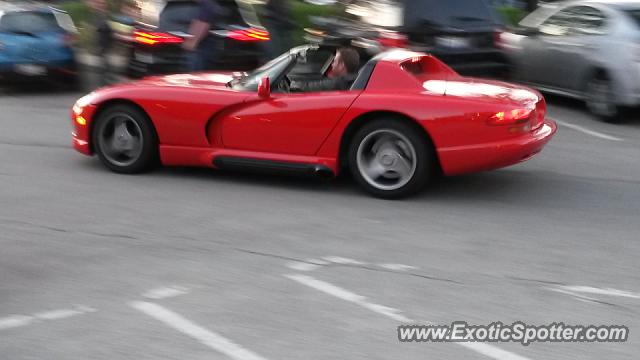 Dodge Viper spotted in Downers Grove, Illinois