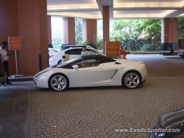 Lamborghini Gallardo spotted in DUBAI, United Arab Emirates