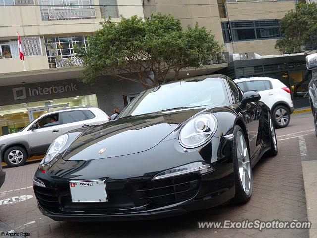 Porsche 911 spotted in Lima, Peru