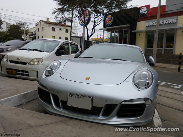 Porsche 911 spotted in Lima, Peru