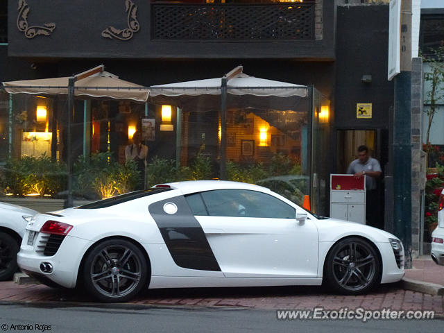 Audi R8 spotted in Lima, Peru