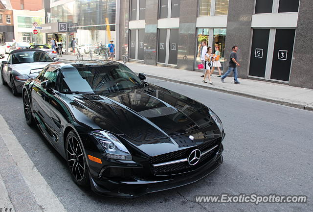 Mercedes SLS AMG spotted in Toronto, Canada