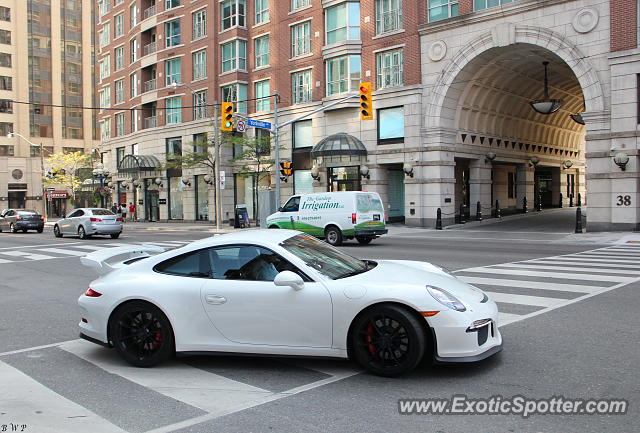 Porsche 911 GT3 spotted in Toronto, Canada