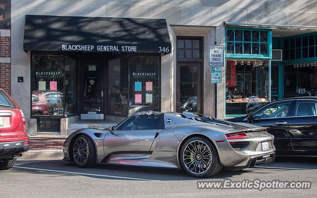 Porsche 918 Spyder spotted in Glencoe, Illinois