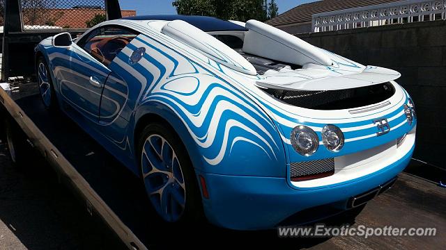 Bugatti Veyron spotted in Los Anegles, California