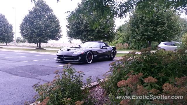 Dodge Viper spotted in Lombard, Illinois