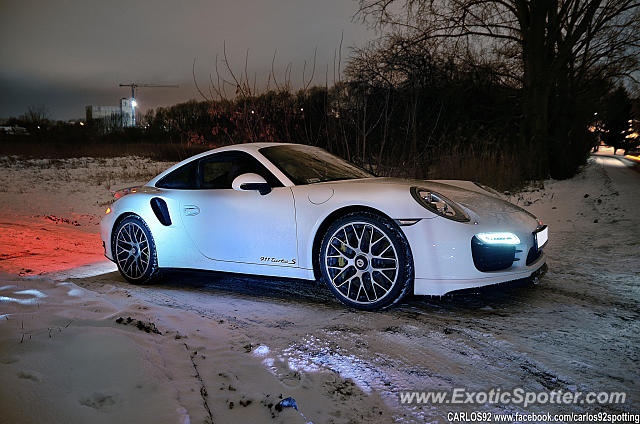 Porsche 911 Turbo spotted in Warsaw, Poland