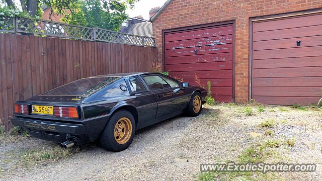 Lotus Esprit spotted in Reading, United Kingdom
