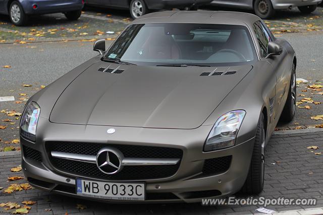 Mercedes SLS AMG spotted in Warsaw, Poland