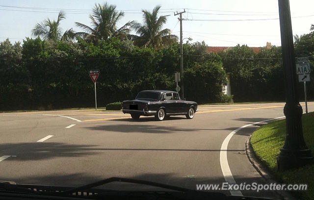 Rolls-Royce Silver Shadow spotted in Palm Beach, Florida