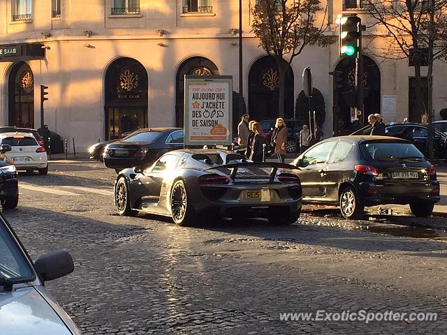 Porsche 918 Spyder spotted in Paris, France