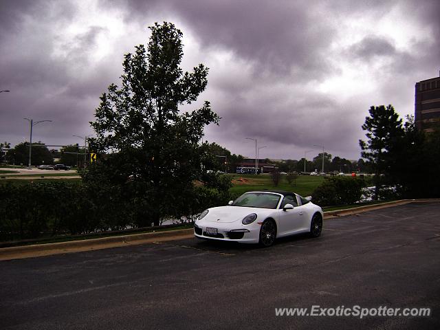 Porsche 911 spotted in Oak Brook, Illinois