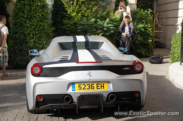 Ferrari 458 Italia spotted in Paris, France