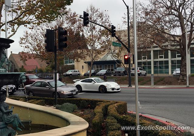 Porsche 911 GT3 spotted in San Mateo, California