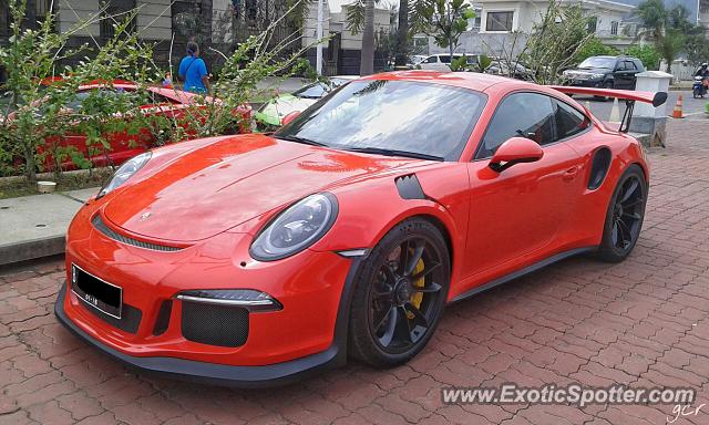 Porsche 911 GT3 spotted in Jakarta, Indonesia