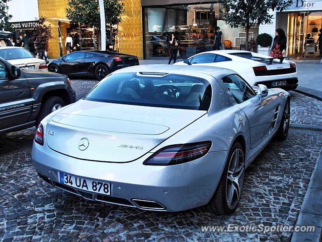 Mercedes SLS AMG spotted in Istanbul, Turkey