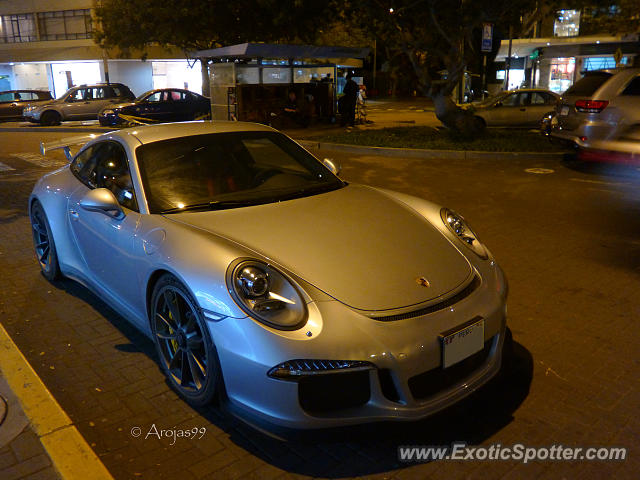 Porsche 911 GT3 spotted in Lima, Peru