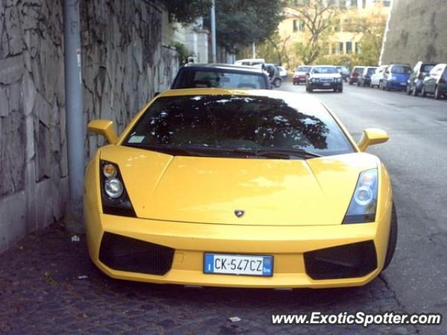 Lamborghini Gallardo spotted in Rome, Italy