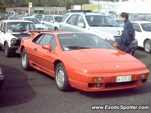 Lotus Esprit spotted in Roma, Italy