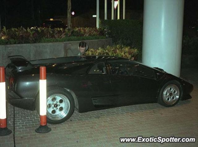 Lamborghini Diablo spotted in Hong Kong, China