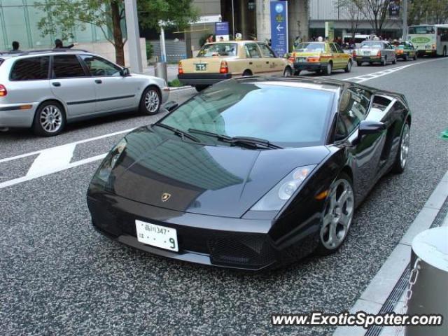 Lamborghini Gallardo spotted in Tokyo, Japan