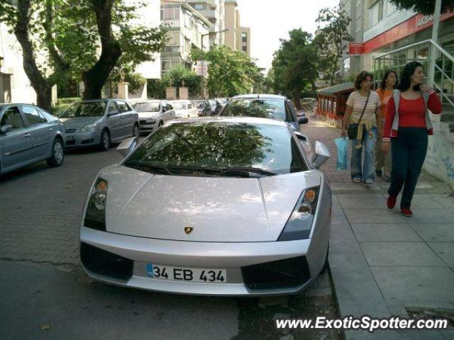 Lamborghini Gallardo spotted in Istanbul, Turkey