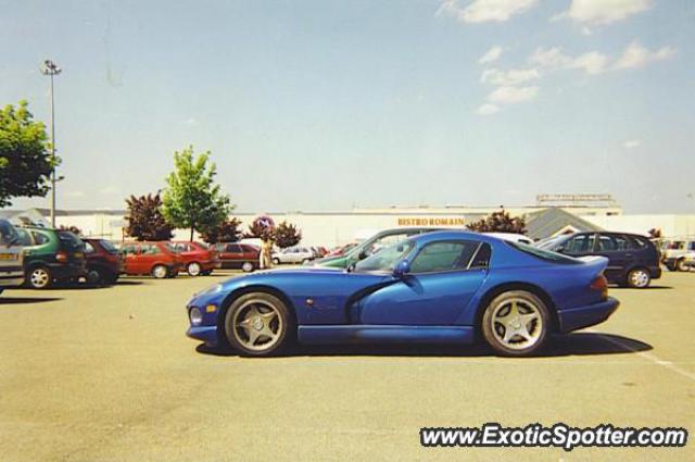 Dodge Viper spotted in Claye Souilly, France