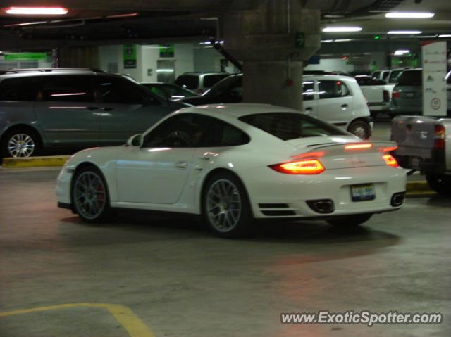 Porsche 911 Turbo spotted in Guadalajara, Mexico