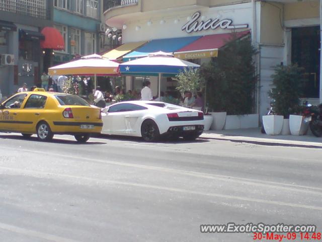 Lamborghini Gallardo spotted in Istanbul, Turkey