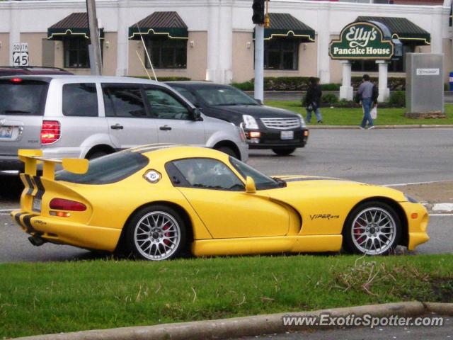 Dodge Viper spotted in Vernon Hills, Illinois