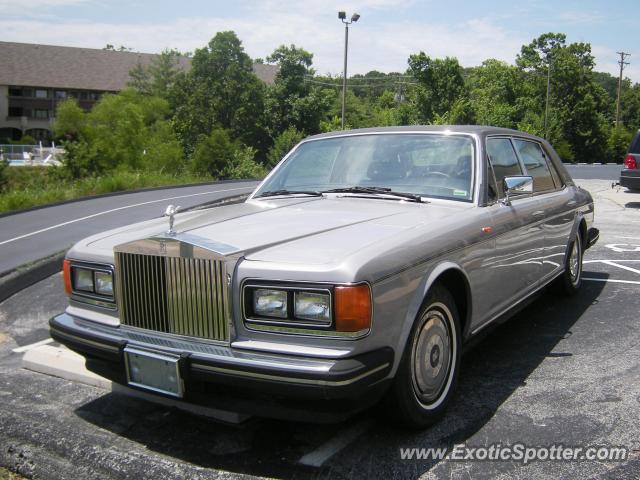 Rolls Royce Silver Spur spotted in Branson, Missouri