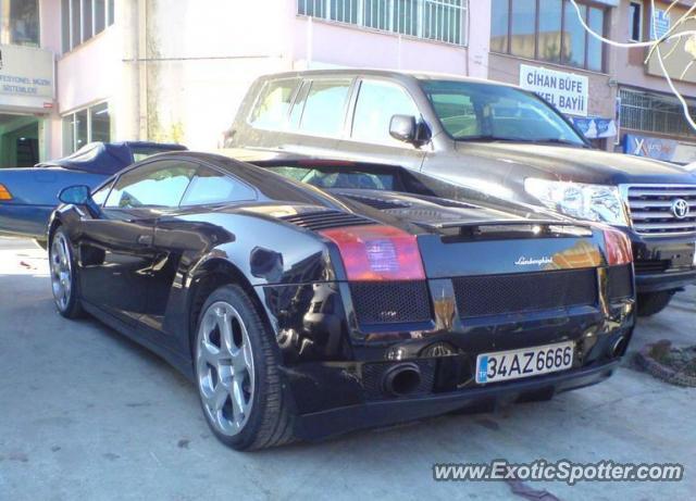 Lamborghini Gallardo spotted in Istanbul, Turkey